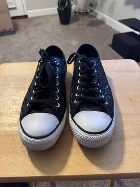 Women’s Black Glitter Low-Top Lace-Up Sneakers